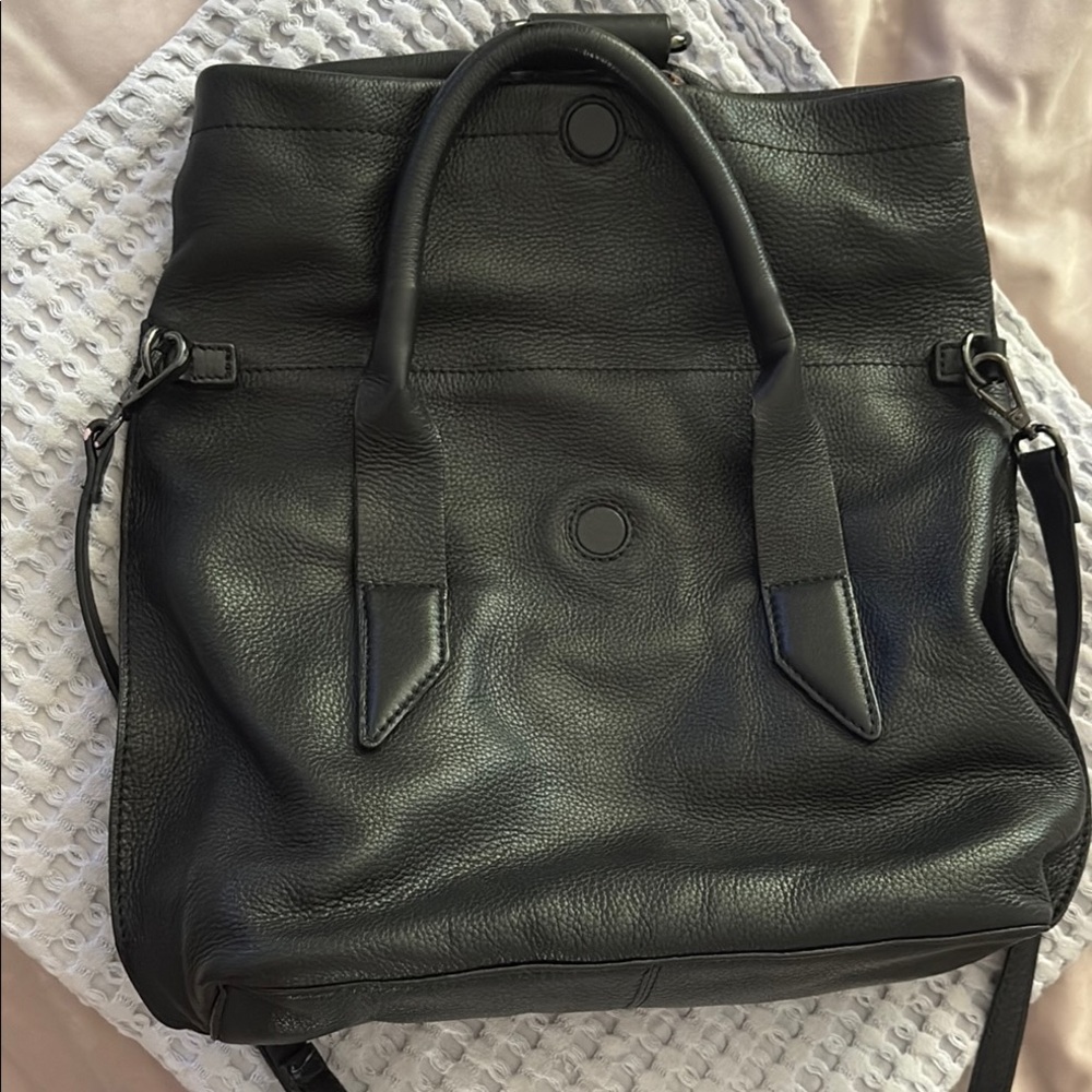 Kooba Elegant Black Leather Handbag with the long strap and magnetic closure - Picture 3 of 15